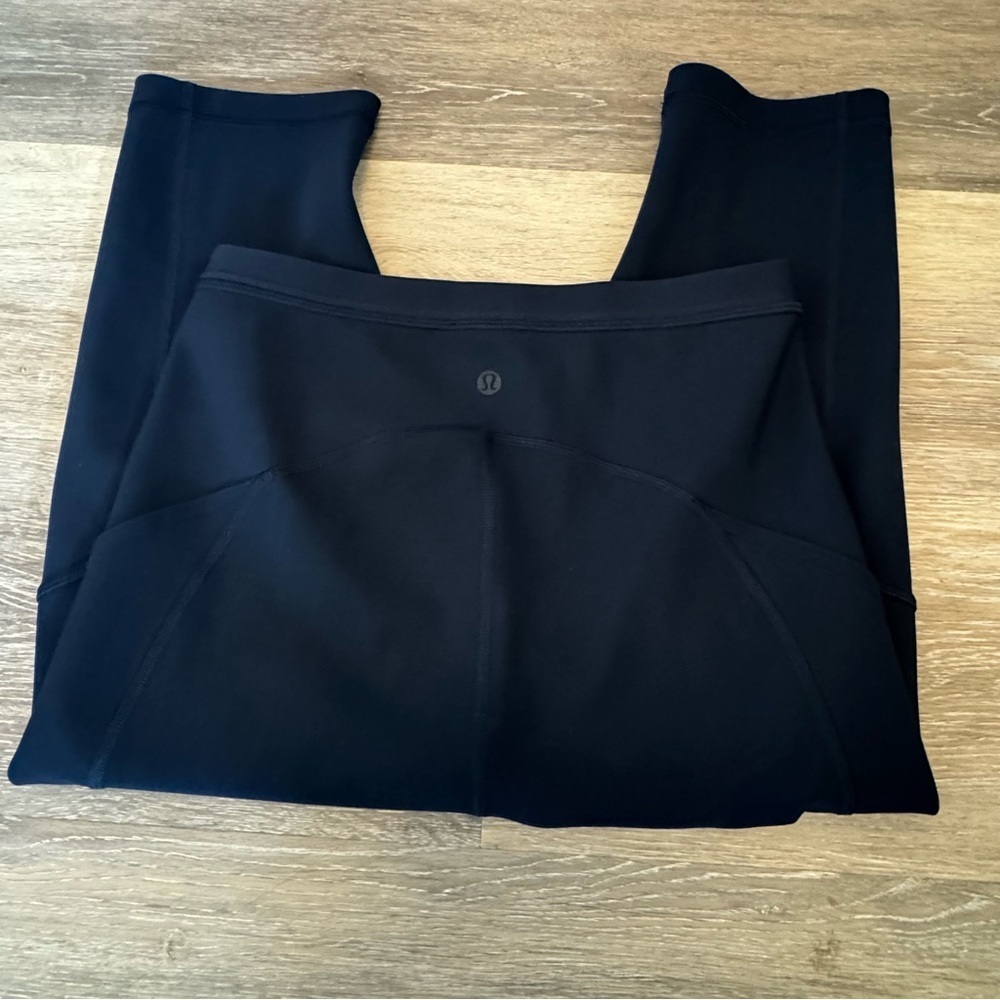 Lululemon Women’s Navy Blue Crop Leggings Size 8